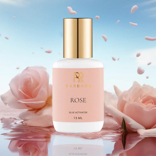 Attivatore professionale Barbara Rose in un'ambientazione creativa con rose rosa e riflessi d'acqua.